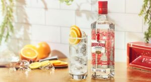 Pha Gin Tonic đơn giản và sảng khoái