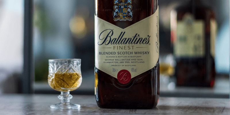 Ballantine’s Finest có đến 40 loại whisky mạch nha và ngũ cốc