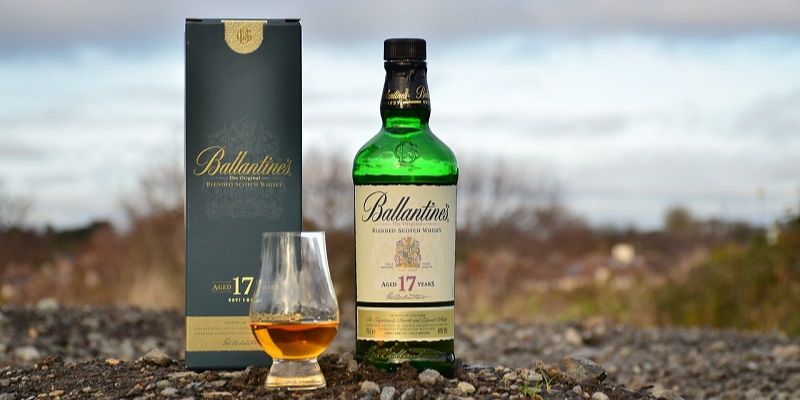 Ballantine’s 17 năm rất được ưa chuộng trong giới doanh nhân