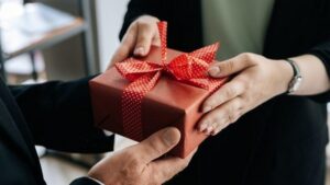 Những ngày đặc biệt của sếp là dịp bạn nên dành tặng những món quà ý nghĩa