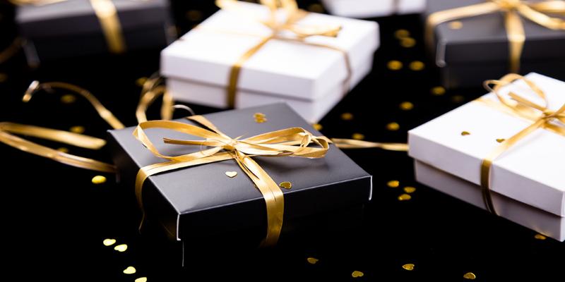 Quà tặng khai trương cho doanh nghiệp là nét đẹp quen thuộc