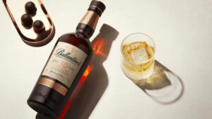 Mỗi chai Ballantines Limited đều được đánh số seri riêng biệt