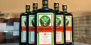 Rượu Jägermeister được ủ từ công thức 56 loại thảo mộc quý hiếm