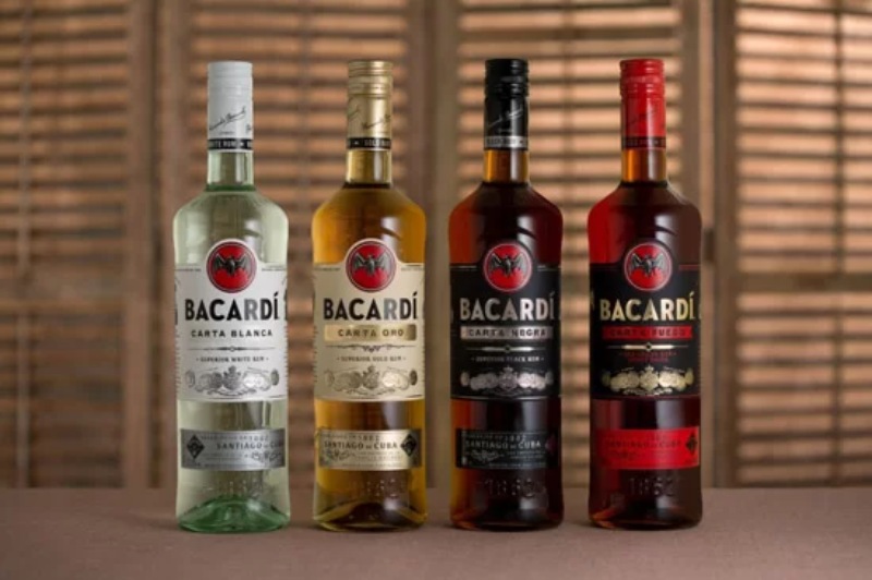 Nồng độ rượu Rum phụ thuộc vào nhiều yếu tố trong quá trình sản xuất và phân phối