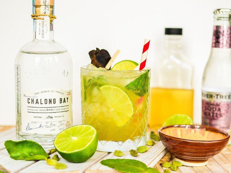 Giá rượu rum trắng tại Việt Nam phụ thuộc vào nhiều yếu tố