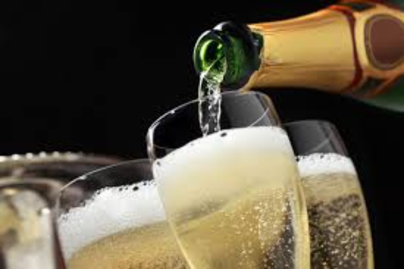 Thời gian bảo quản rượu sâm banh phụ thuộc vào loại champagne