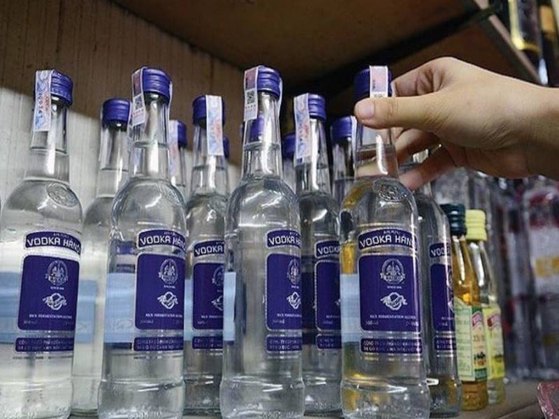 Rượu Vodka là rượu mạnh trong suốt
