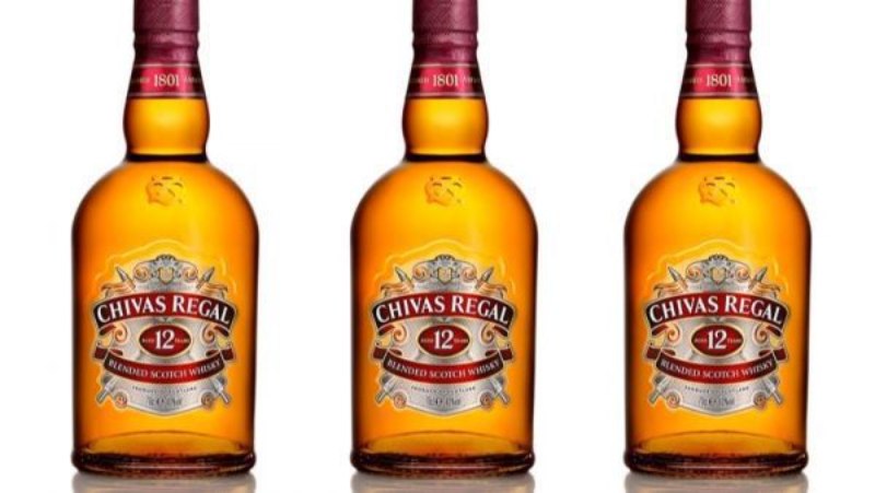 Chivas Regal 12 có giá tham khảo là 950.000 - 1.200.000 đồng (700ml)