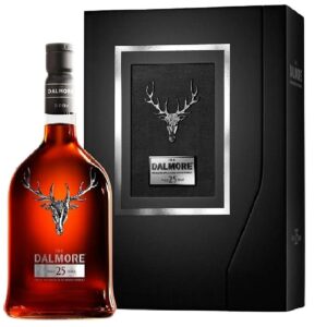 Rượu Dalmore 25 có giá 50.000.000 - 70.000.000 đồng (700ml)