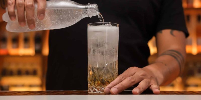 Highball là sự kết hợp tuyệt vời giữa whisky Nhật và soda