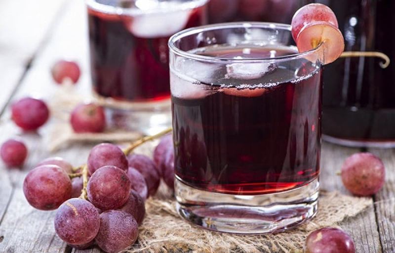 Bạn có thể thử cách làm rượu vang nho tại nhà