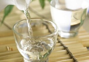 Rượu đế bao nhiêu độ? Khoảng từ 40-50 độ