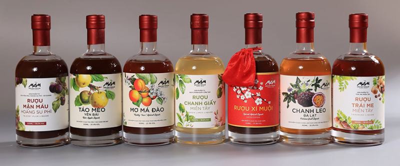 Rượu mầm kết hợp giữa nghệ thuật chưng cất truyền thống và tinh hoa trái cây các vùng miền Việt Nam