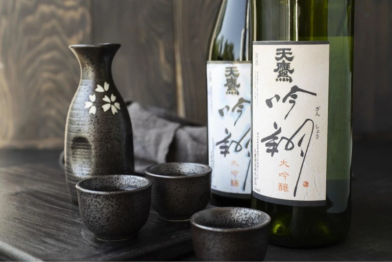 Rượu sake có hạn sử dụng không? Câu trả lời là không