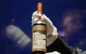 Chai rượu đắt nhất thế giới: Tuyệt tác giá trị triệu đô